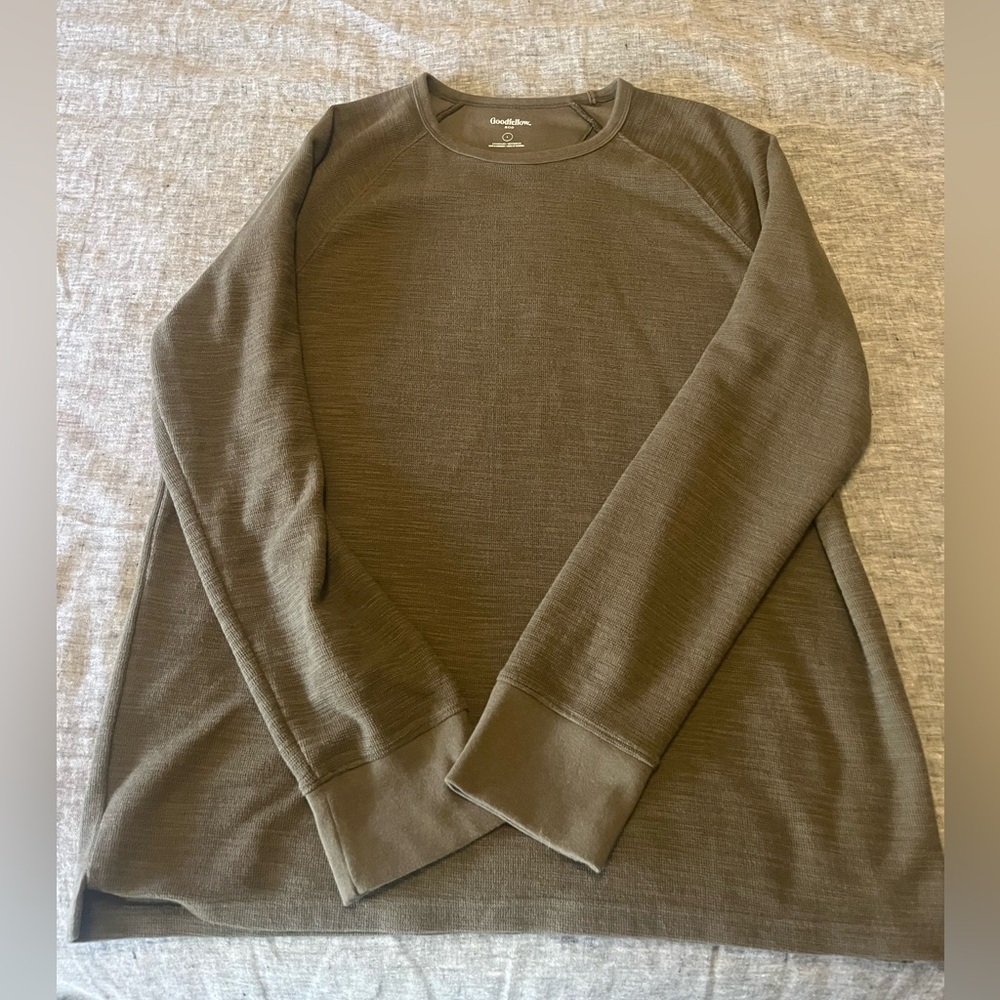 Goodfellow Large Olive crewneck sweater. EUC